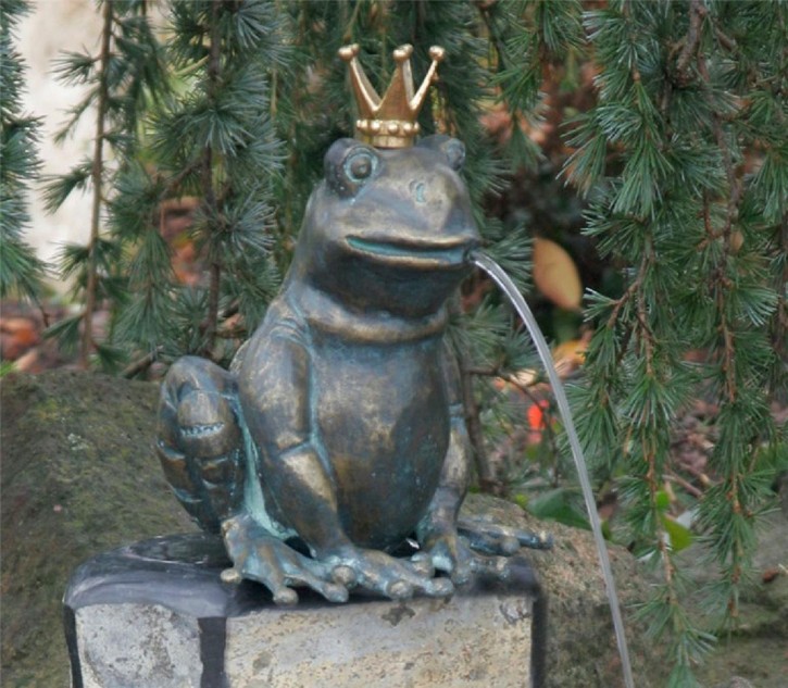 Froschkönig Teodor 23cm Gartenfigur als Wasserspiel Bronze Wasserspeier Rottenecker