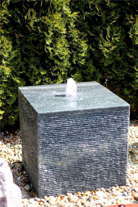 Wasserspiel SET Quellstein Würfel 30cm Granit Gartenbrunnen Springbrunnen
