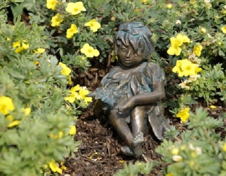Bronzefigur Wiesenkind Sommer 12cm Gartenfigur Bronze Skulptur Rottenecker