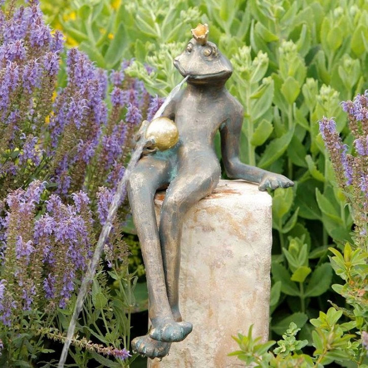 Bronzefigur Froschkönig Gunter 32 Bronze Wasserspeier von Rottenecker