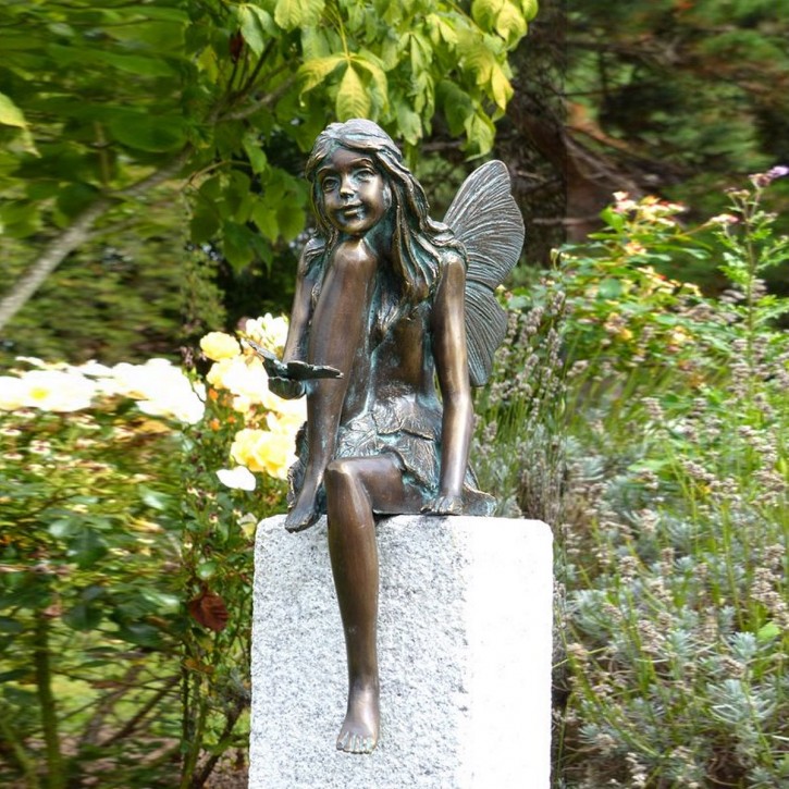 Bronzefigur Fee Elfi sitzend 36cm Gartenfigur Bronze Skulptur Rottenecker