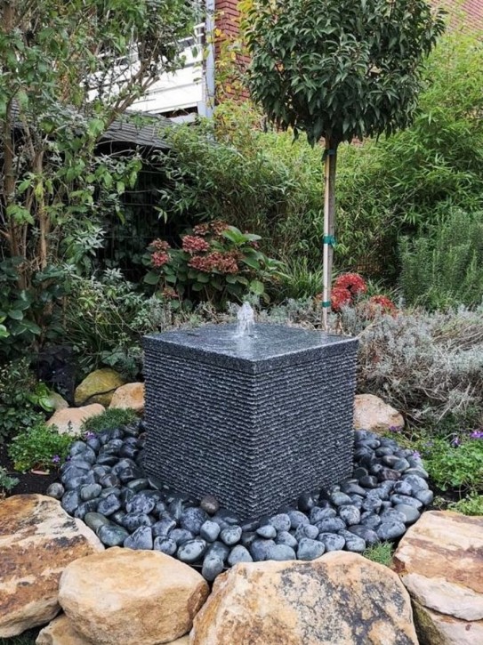 Wasserspiel SET Quellstein Würfel 50cm Granit Gartenbrunnen Springbrunnen