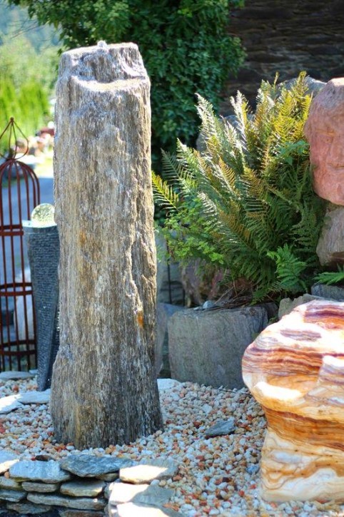 Wasserspiel SET Quellstein Säule Gneis 165cm Monolith Gartenbrunnen inkl. Pumpe 