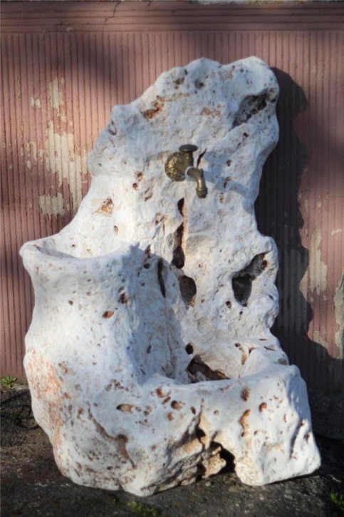 Zapfstelle Garda inkl. Wasserhahn 110cm Marmor Travertin antik Gartenbrunnen