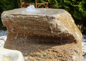 VERKAUFT! Quellstein Muschelkalk L70cm mit Quellschale Gartenbrunnen Springbrunnen