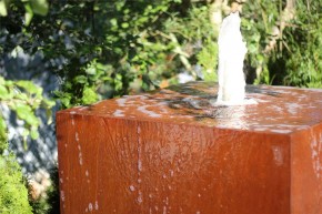 Cortenstahl Würfel 100 Gigant mit Fontäne Edelrost Gartenbrunnen Springbrunnen