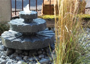 Wasserspiel SET Granit Pyramide Zichi 48 Gartenbrunnen Springbrunnen Komplettset