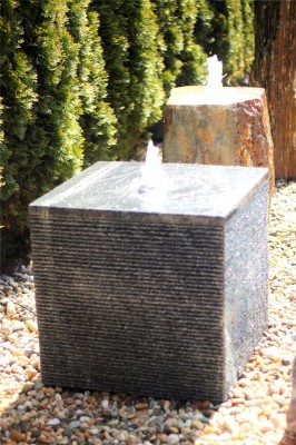 Wasserspiel SET Quellstein Würfel 60cm Granit Gartenbrunnen inkl. Pumpe