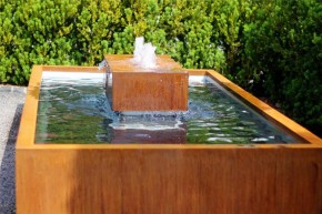 Cortenstahlbrunnen Neptun L260cm Edelrost Springbrunnen Gartenbrunnen