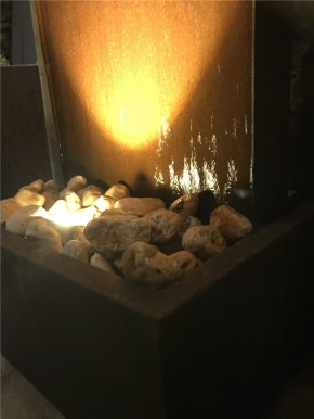 Zimmerbrunnen Cordon 90 Wasserwand Cortenstahl Edelrost Design 