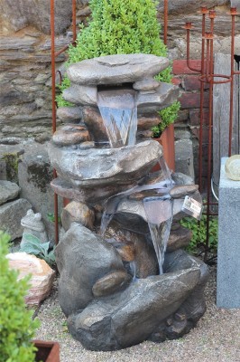 Jibey Wasserfall 100cm Polystone Brunnen Stein Optik  inkl. Pumpe und LED