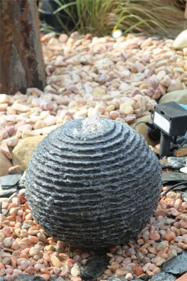 Wasserspiel SET Granit Kugel Saturn 35 Gartenbrunnen inkl. Becken Pumpe