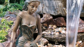 Mädchen Elonie 39cm Gartenfigur als Wasserspiel Bronze Wasserspeier Rottenecker