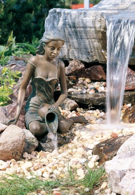 Mädchen Elonie 39cm Gartenfigur als Wasserspiel Bronze Wasserspeier Rottenecker