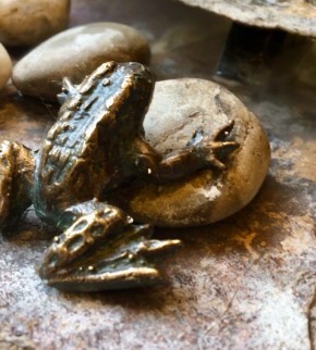 Bronzefigur Frosch mini Gartenfigur Bronze Skulptur Rottenecker