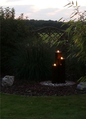 PE Becken mit GFK Deckel Ø66cm | Pumpe Oase Aquarius Universal 600 | LED