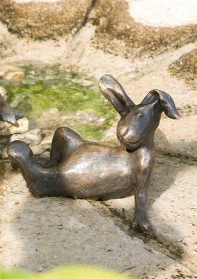 Bronzefigur Mikkel der Hase 12cm Gartenfigur Bronze Rottenecker Ostern Dekoration