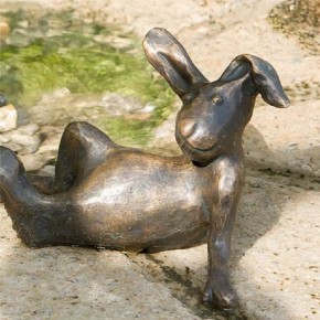 Bronzefigur Mikkel der Hase 12cm Gartenfigur Bronze Rottenecker Ostern Dekoration
