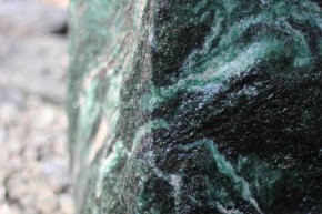 Wasserspiel SET Quellstein Monolith 160cm Marmor artik green Gartenbrunnen