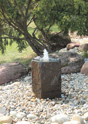 VERKAUFT! Quellstein Basalt 50cm mit Quellschale Gartenbrunnen Springbrunnen Komplettset
