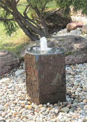 VERKAUFT! Quellstein Basalt 50cm mit Quellschale Gartenbrunnen Springbrunnen Komplettset