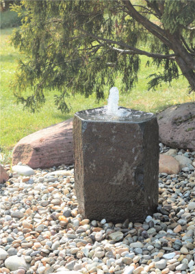 VERKAUFT! Quellstein Basalt 50cm mit Quellschale Gartenbrunnen Springbrunnen Komplettset