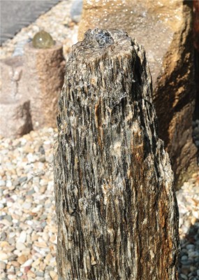 VERKAUFT! Quellstein Monolith Gneis 105m Gartenbrunnen Springbrunnen Komplettset