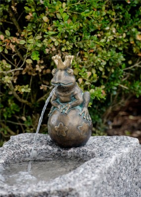 Bronzefigur Froschkönig Leopold 20cm Bronze Gartenfigur Wasserspeier Rottenecker