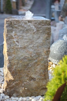 VERKAUFT! Quellstein Muschelkalk 77cm mit Quellschale Gartenbrunnen Springbrunnen Komplettset