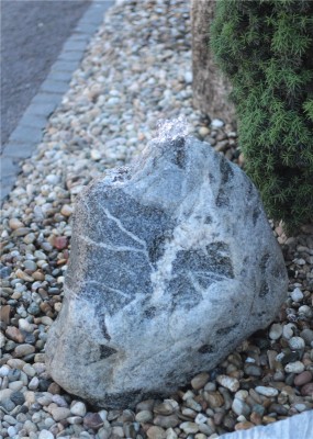 Quellstein Granit 55cm Naturstein Gartenbrunnen Springbrunnen Komplettset
