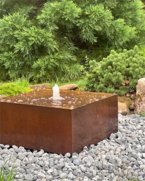 Cortenstahl Quader 100/45cm mit Quellschale Edelrost Gartenbrunnen Springbrunnen