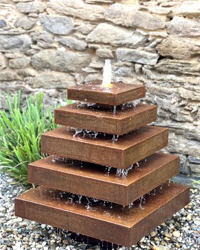 Cortenstahl Pyramide 85cm Edelrost Gartenbrunnen Springbrunnen Komplettset