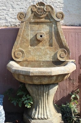 Wandbrunnen Marmor antik Gartenbrunnen Zapfstelle